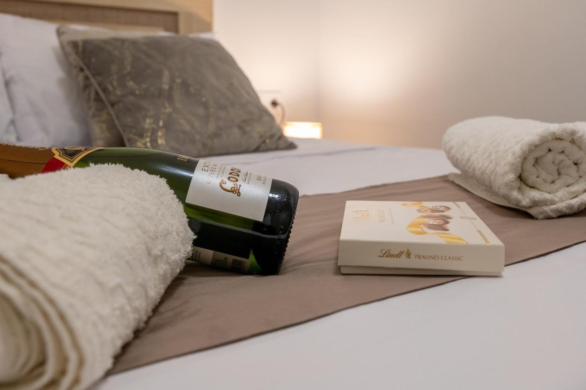 Apartamento Turistico Lux Center Valencia Eksteriør bilde